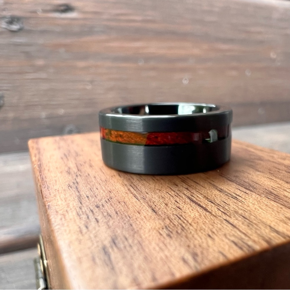 Never worn | Black Tungsten Carbide Ring with Redwood Inlay | size 6